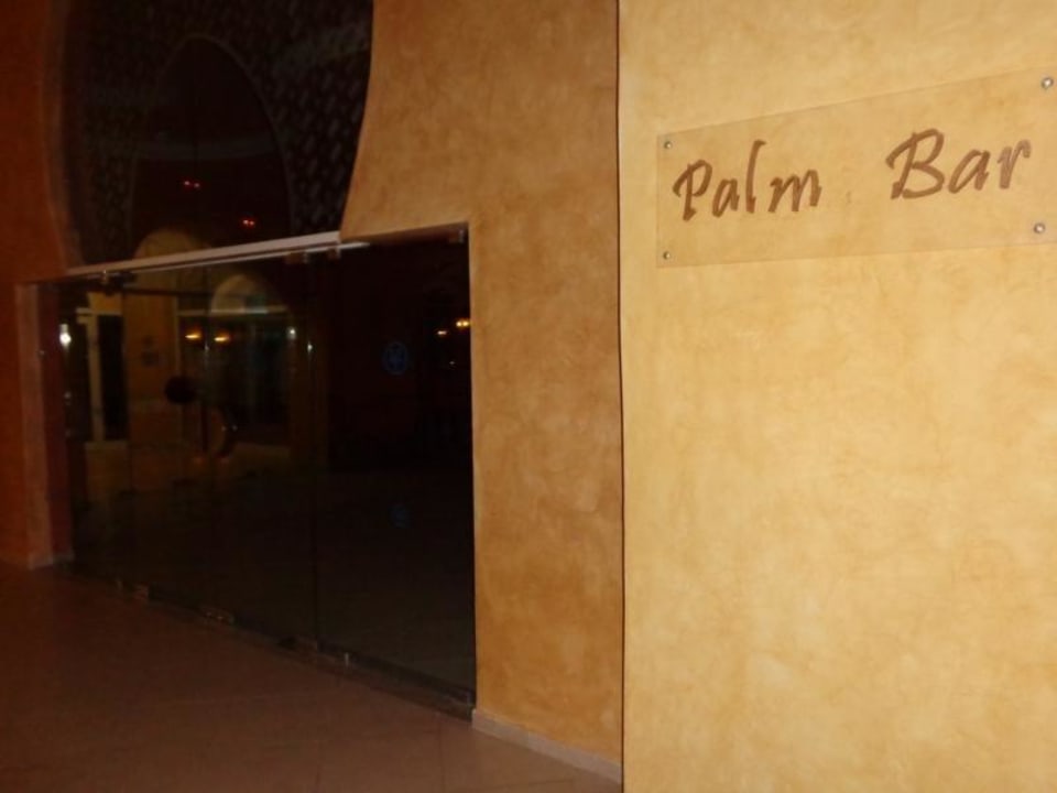 Geschlossene Bar Zita Beach Resort