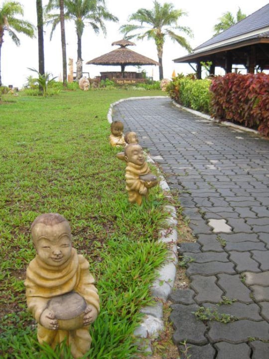 Kleine Wegbegleiter zum morgendlichen Frühstück Sudala Beach Resort