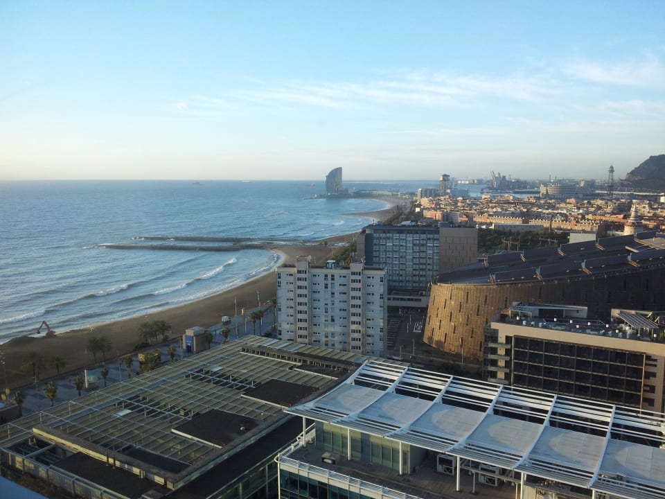 Из окна Hotel Arts Barcelona