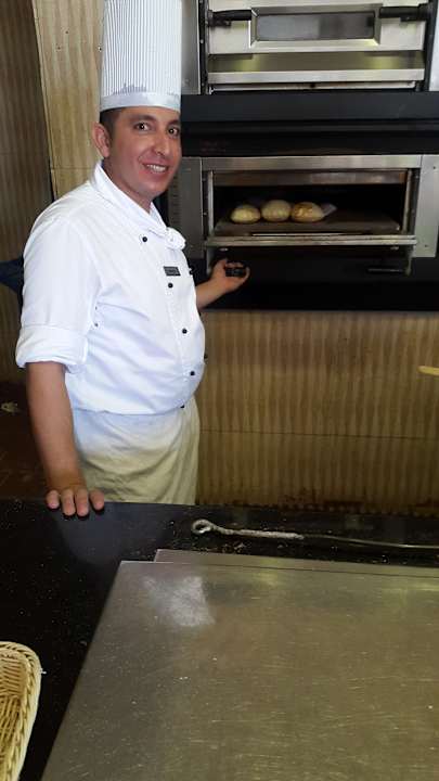 Fresh Brot immer  Pickalbatros Alf Leila Wa Leila Resort - Neverland Hurghada