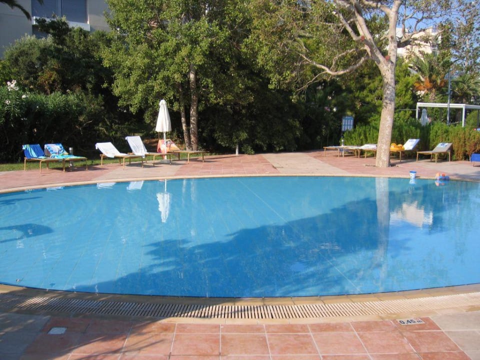 Kinderbecken am Morgen Caravia Beach Hotel