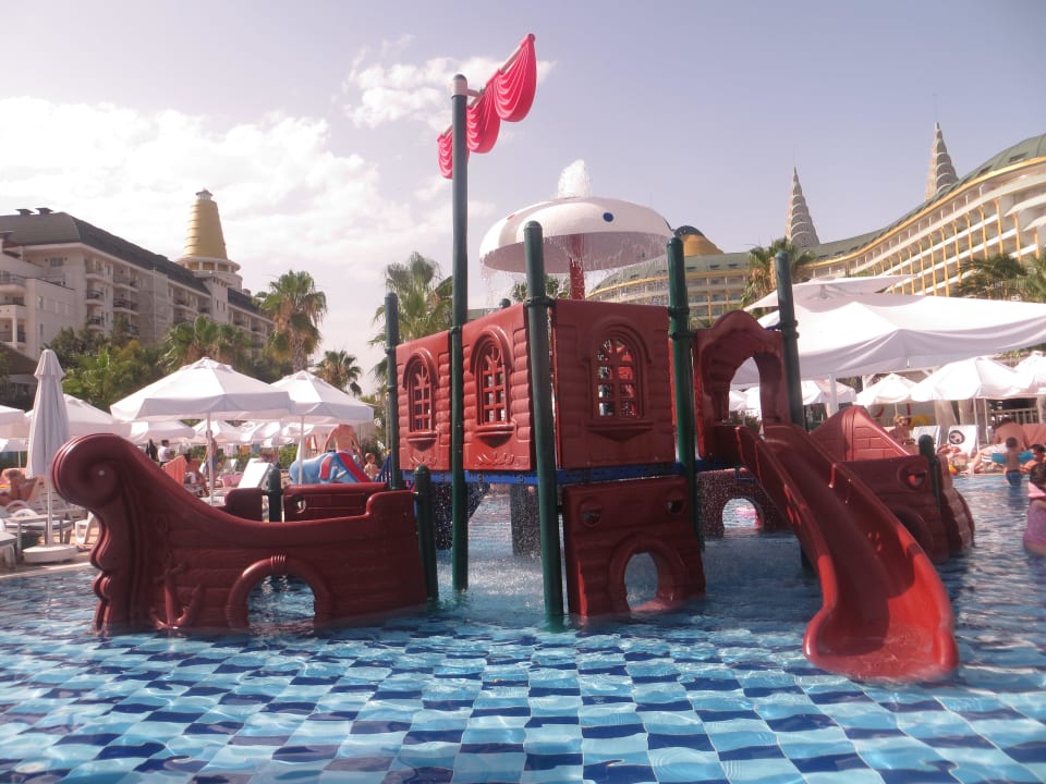 Tolles Schiff im Kinderpool Hotel Delphin Imperial