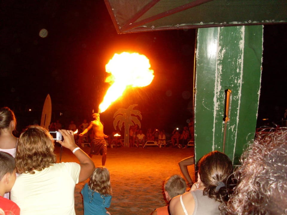 Beach Party, Feuerspucker Hotel Club Nena