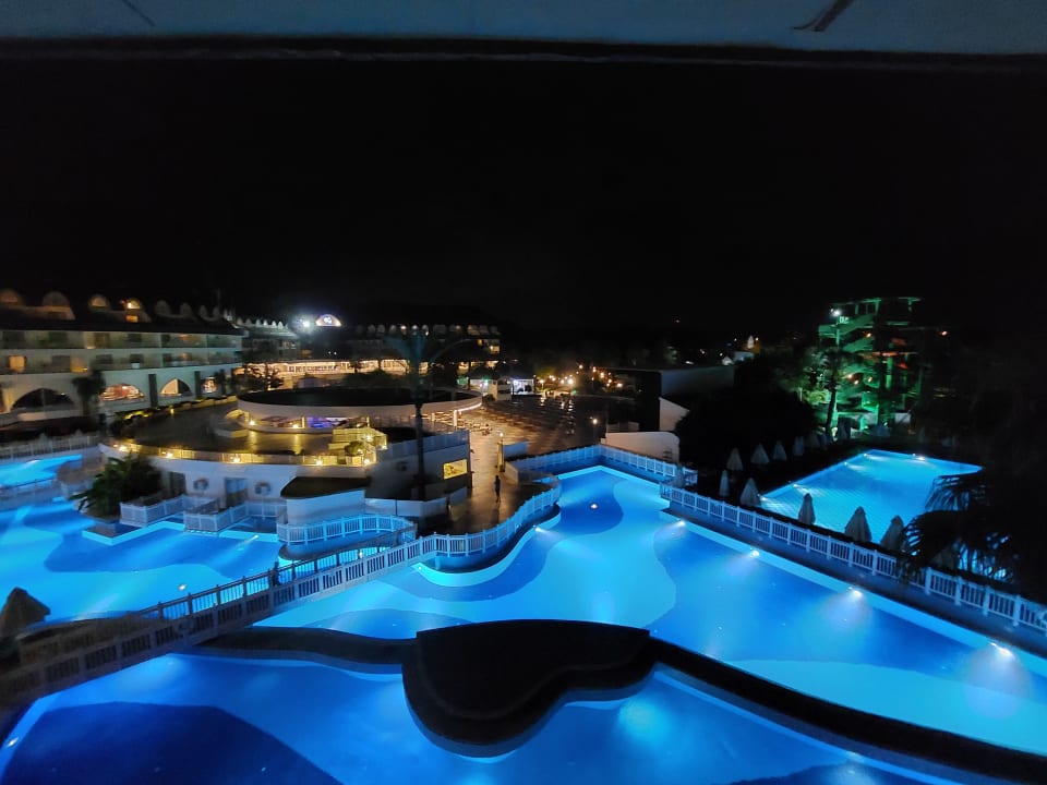 Pool Crystal Prestige Pearl Collection