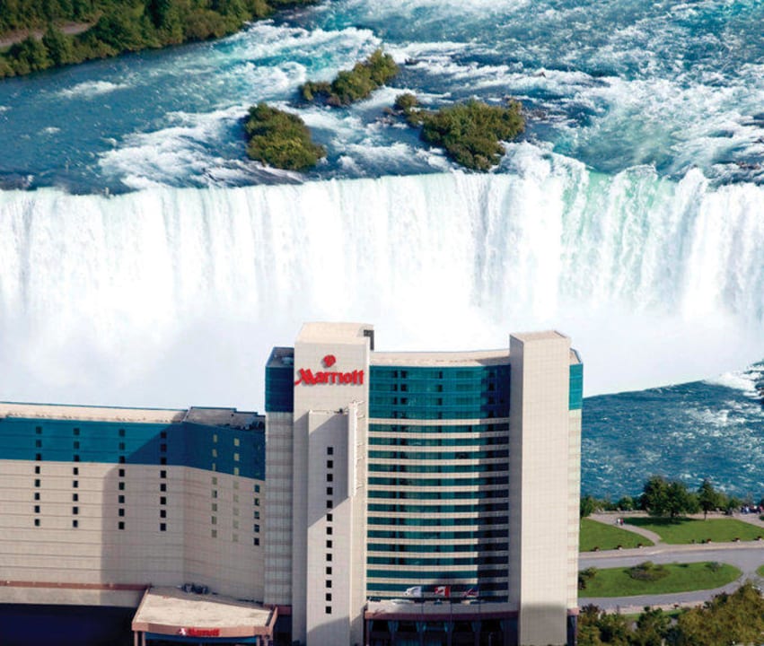 Exterior of Hotel Marriott Niagara Falls Fallsview Hotel & Spa