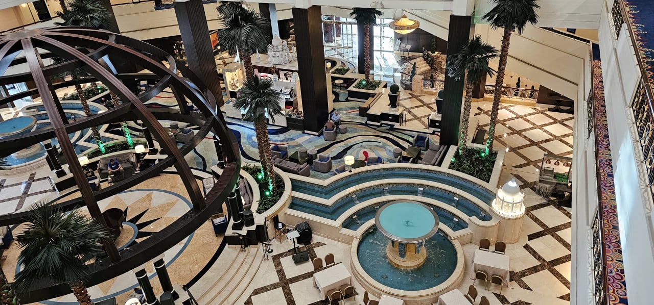 Lobby Mövenpick Grand Al Bustan Dubai