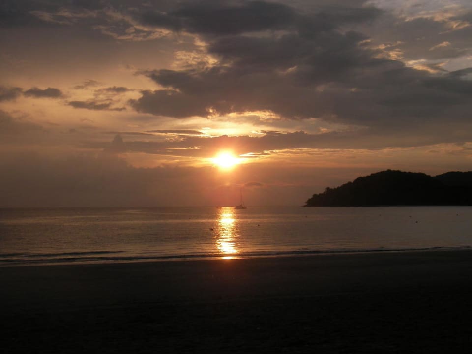 Noch ein Sonnenuntergang Hotel Beach Garden Resort