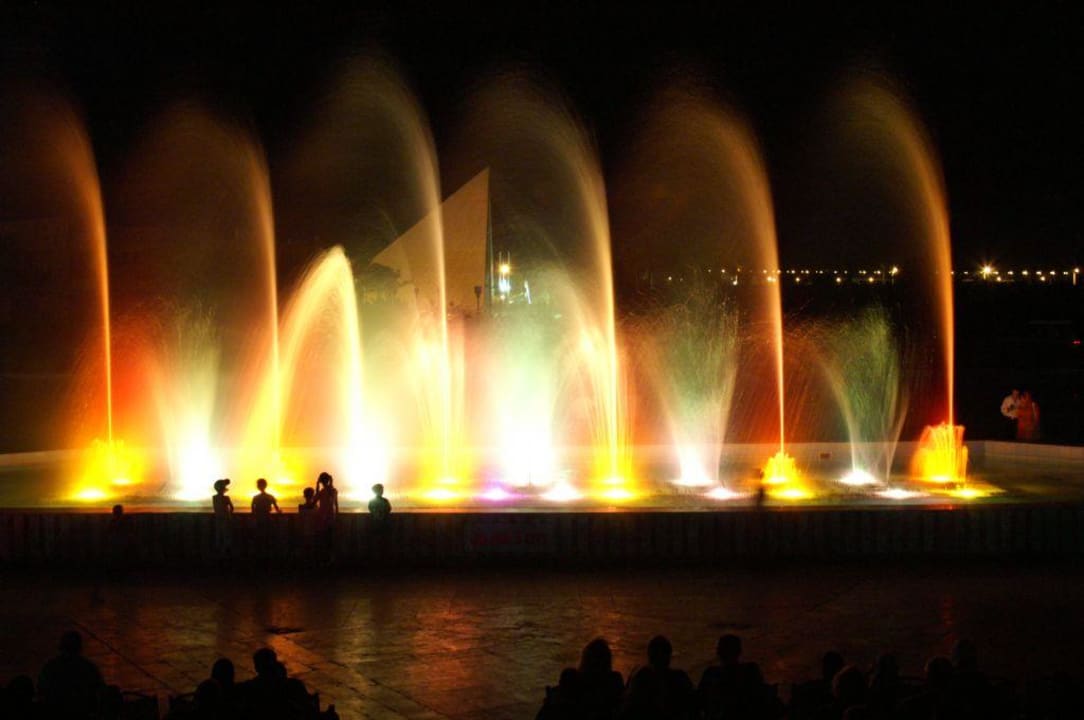 Dancing fountain Blend Club Aqua Resort