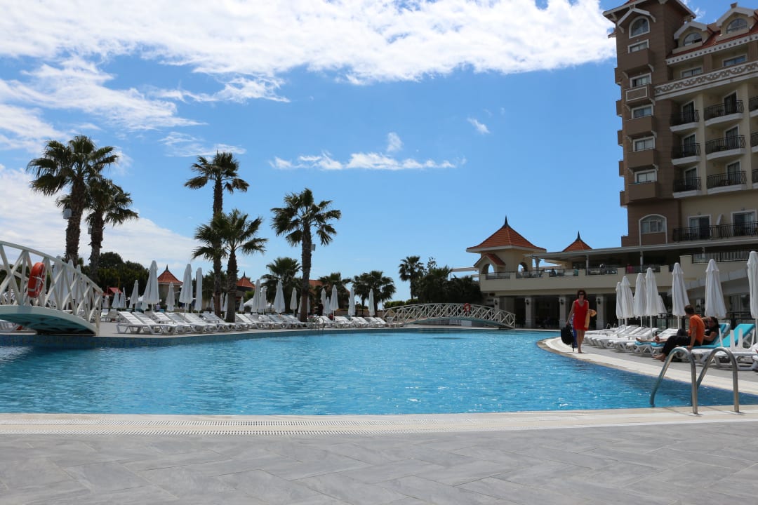 Pool Side Mare Resort & Spa