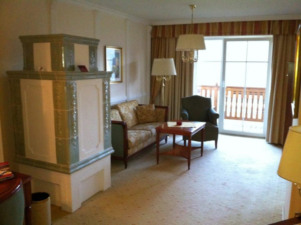 Wohnzimmer mit Kachelofen Wohlfühlresort Peternhof