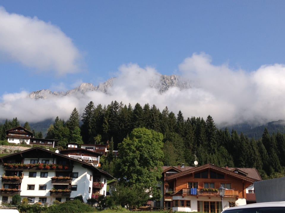 Ausblick Garni Hotel - Das Alpin Kaiserzeit