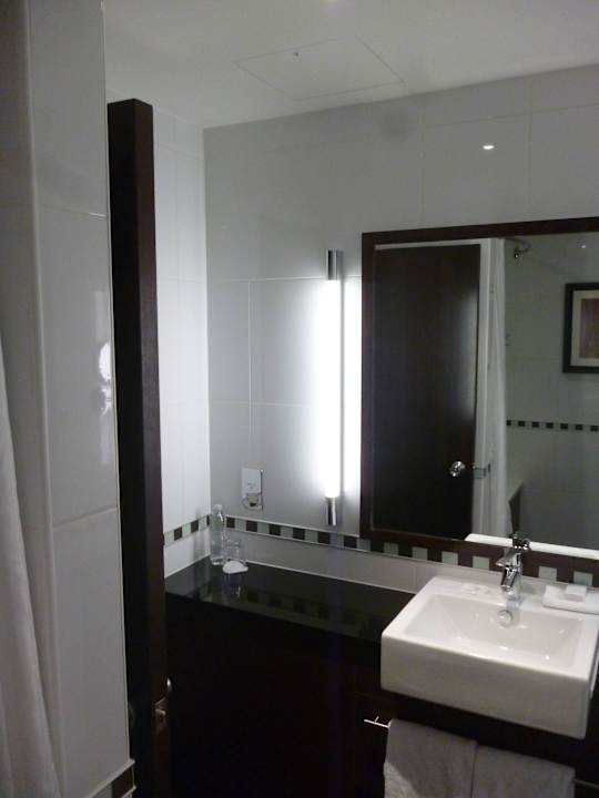 Łazienka Crowne Plaza London - Gatwick Airport