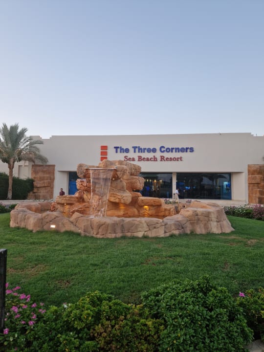 Lobby Three Corners Sea Beach Resort