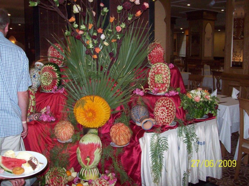 Melonen-Kunst am Büffet Occidental Marco Polo