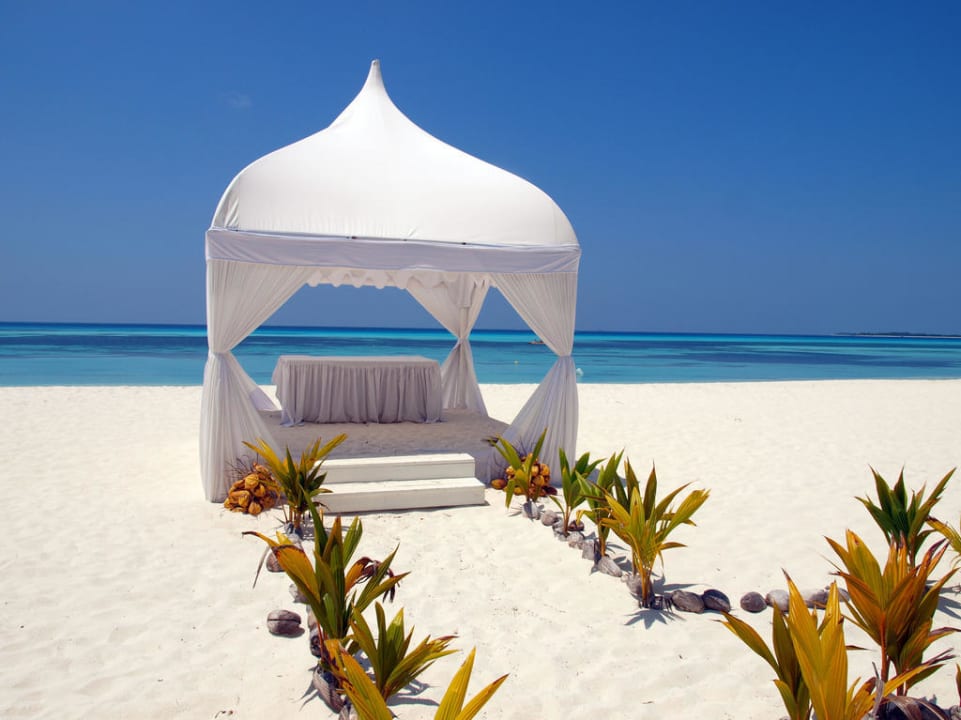Hochzeitspavillion am Südstrand Kuredu Island Resort & Spa