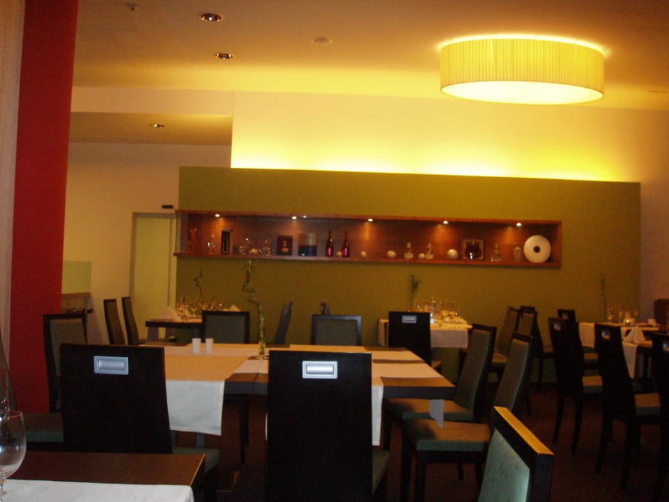 Hier wird das ausgezeichnete Essen serviert AVIVA make friends