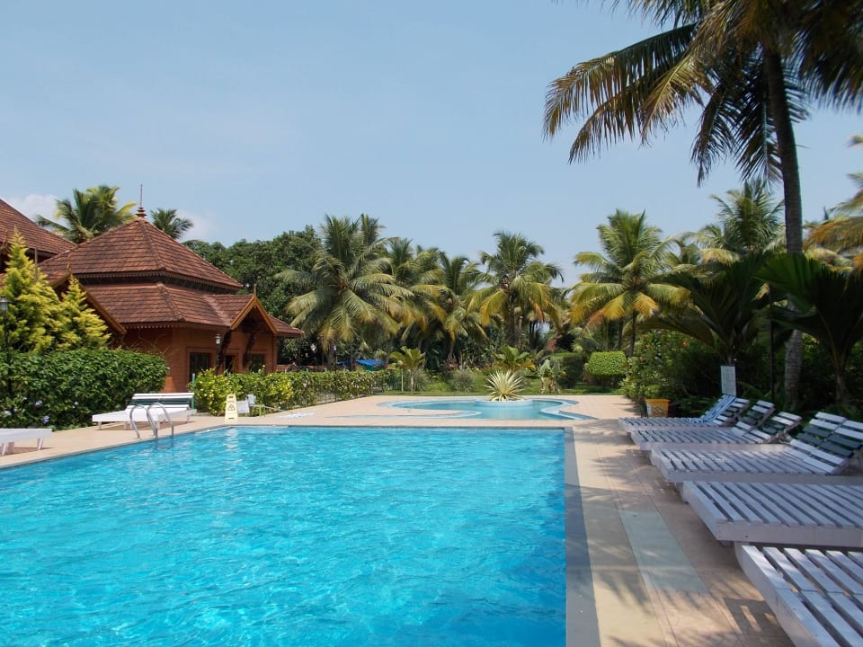 Leider ohne Sonnenschirme Hotel Lakesong Resort