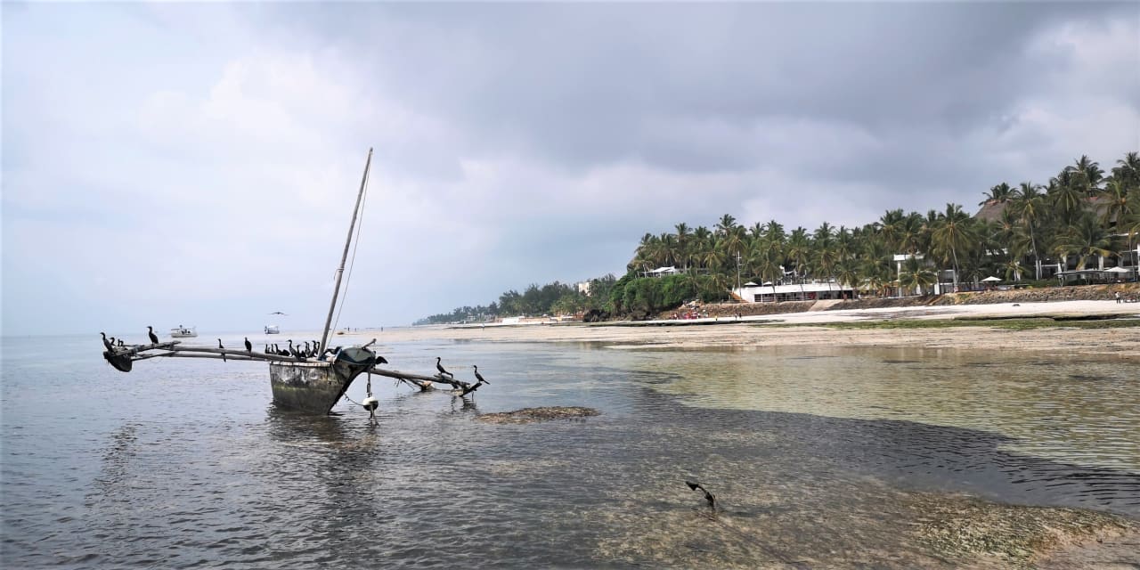 Strand Bahari Beach Hotel