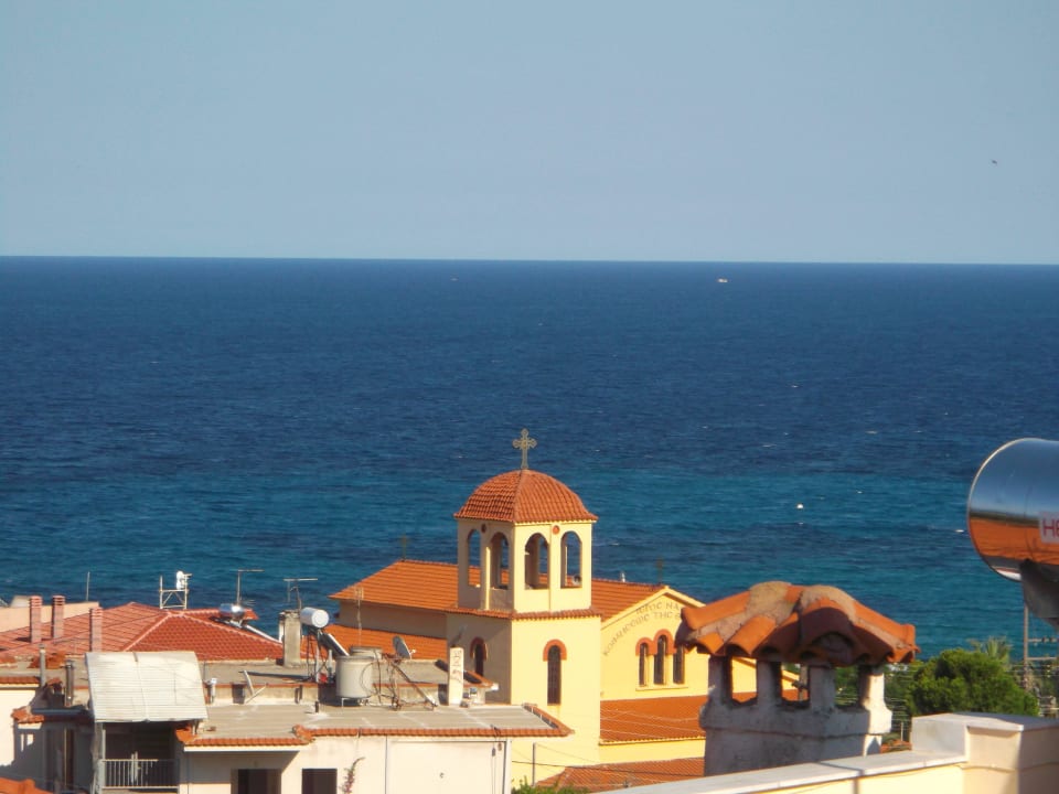 Ausblick von der Terrasse des Appartements GreenHill Holiday Suites Sarti