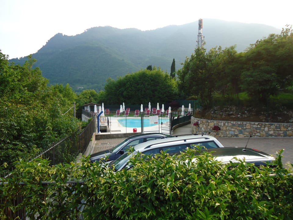Blick auf den Pool  Residence Garda Garden