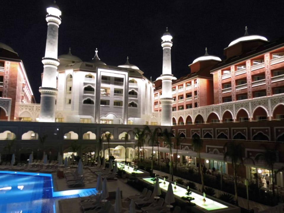 Royal Taj Mahl beleuchet Royal Taj Mahal Hotel