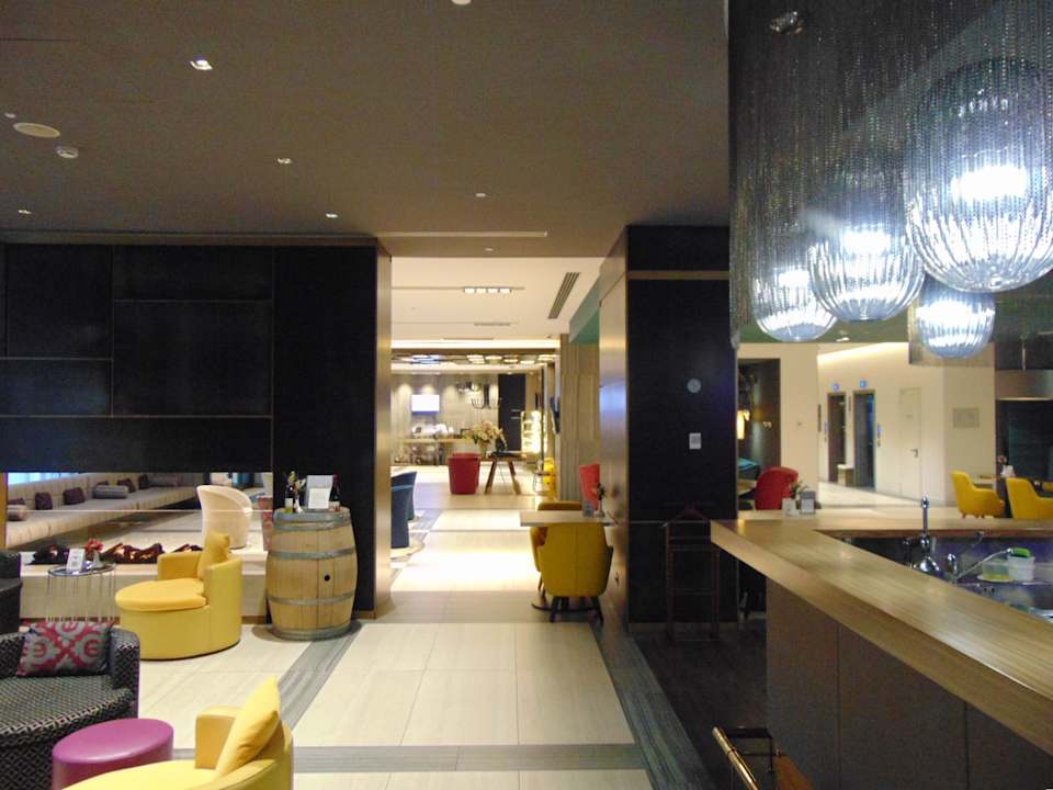 Lobby Mercure Almaty City Center