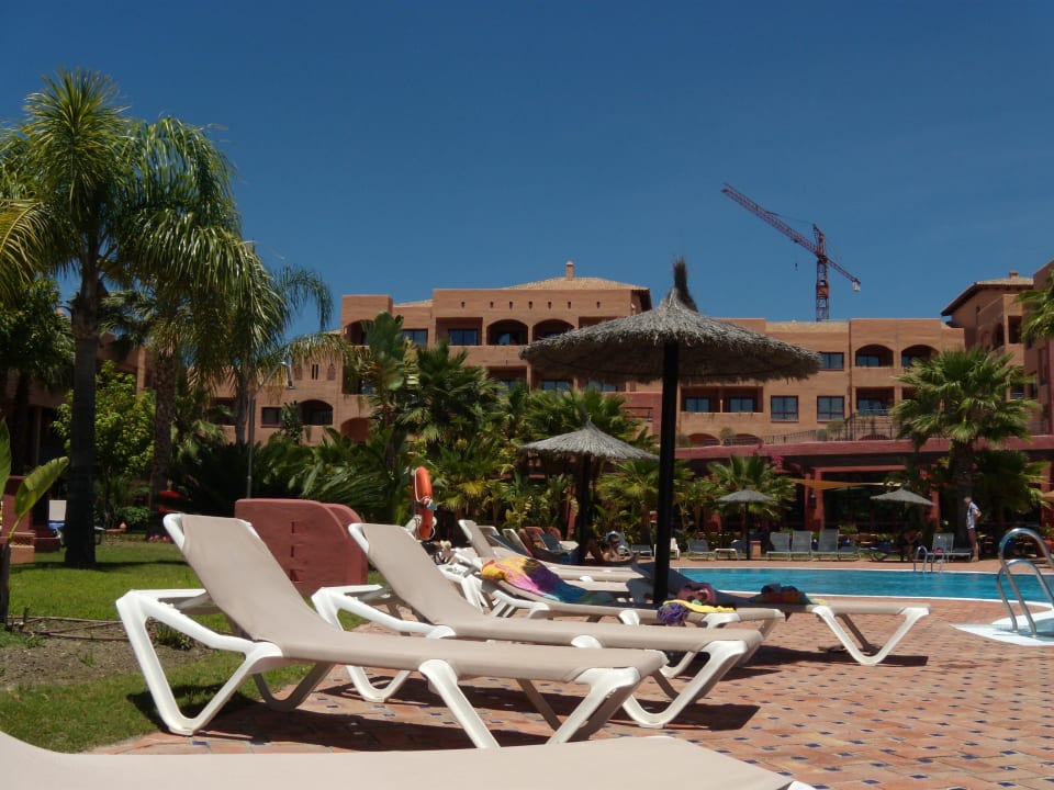 Liegen rund um den Pool Bakour Oh Nice Costa del Sol