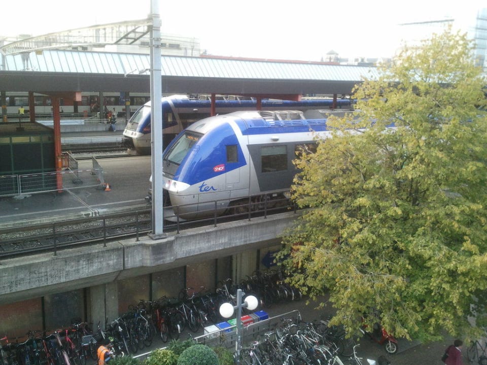 Blick aus dem Fenster (ohne Zoom) Hotel Le Montbrillant