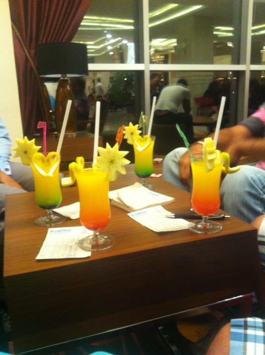 Noch mal Cocktails  Hotel Royal Garden Beach