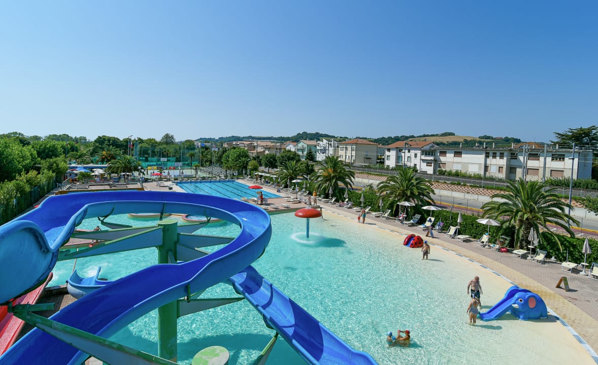 Pool La Risacca Family Collection