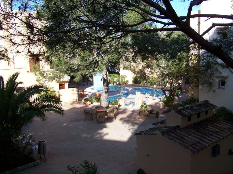 Aussicht auf den Pool Apartamentos Playa Ferrera