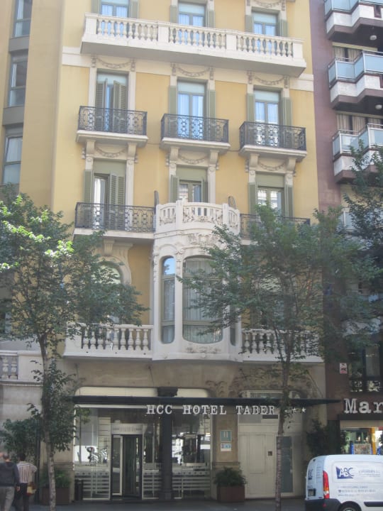 Blick auf die Außenansicht des Hotels Hotel HCC Taber