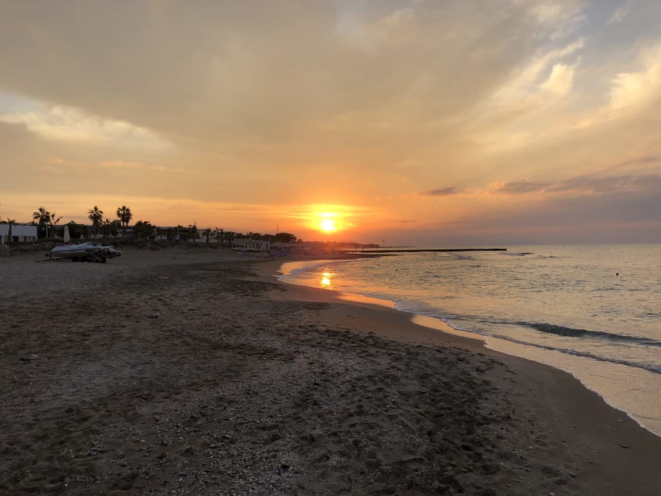 Strand Bella Beach Hotel