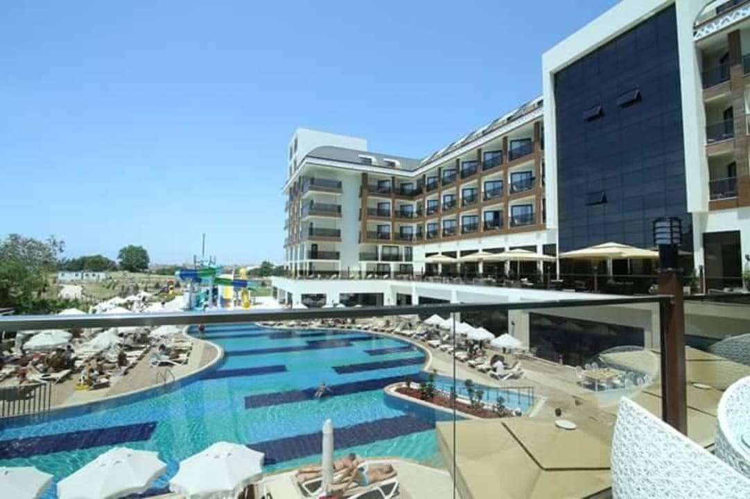 Pool und Hotel Glamour Resort & Spa