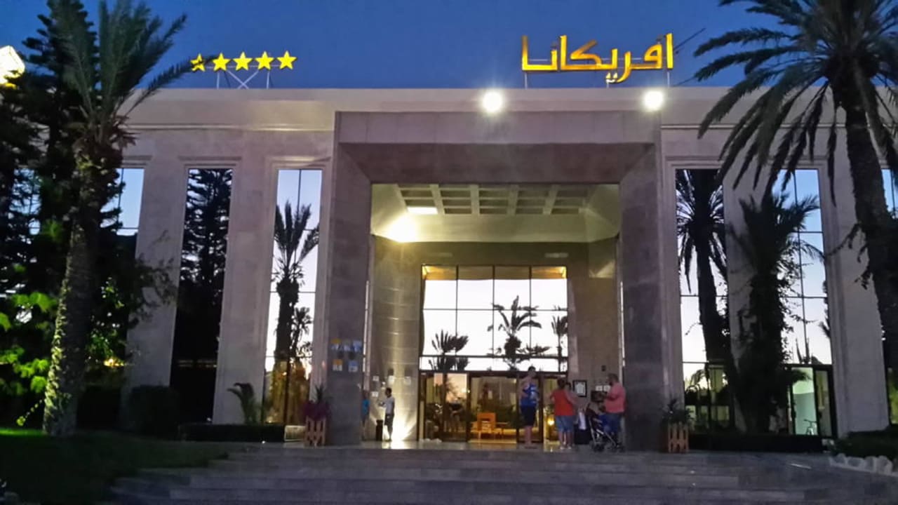 Eingang des Hotels! TUI MAGIC LIFE Africana