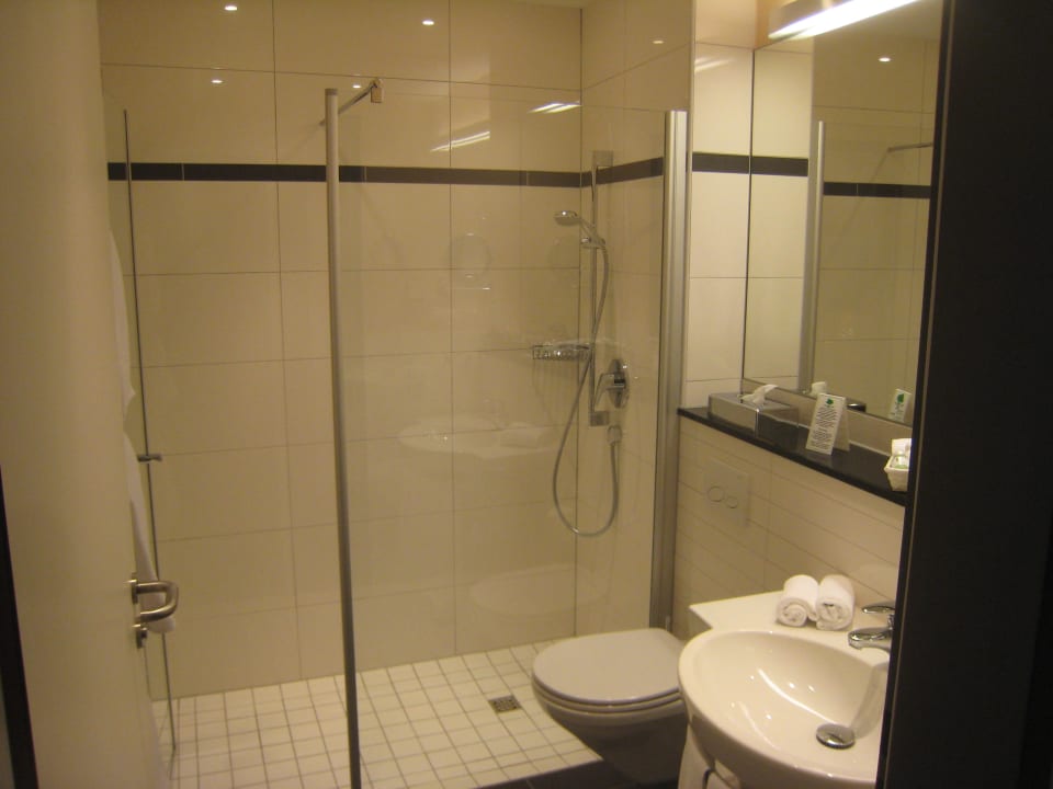 Bad Zimmer 2 Gästehaus Schmitz-Bergweiler