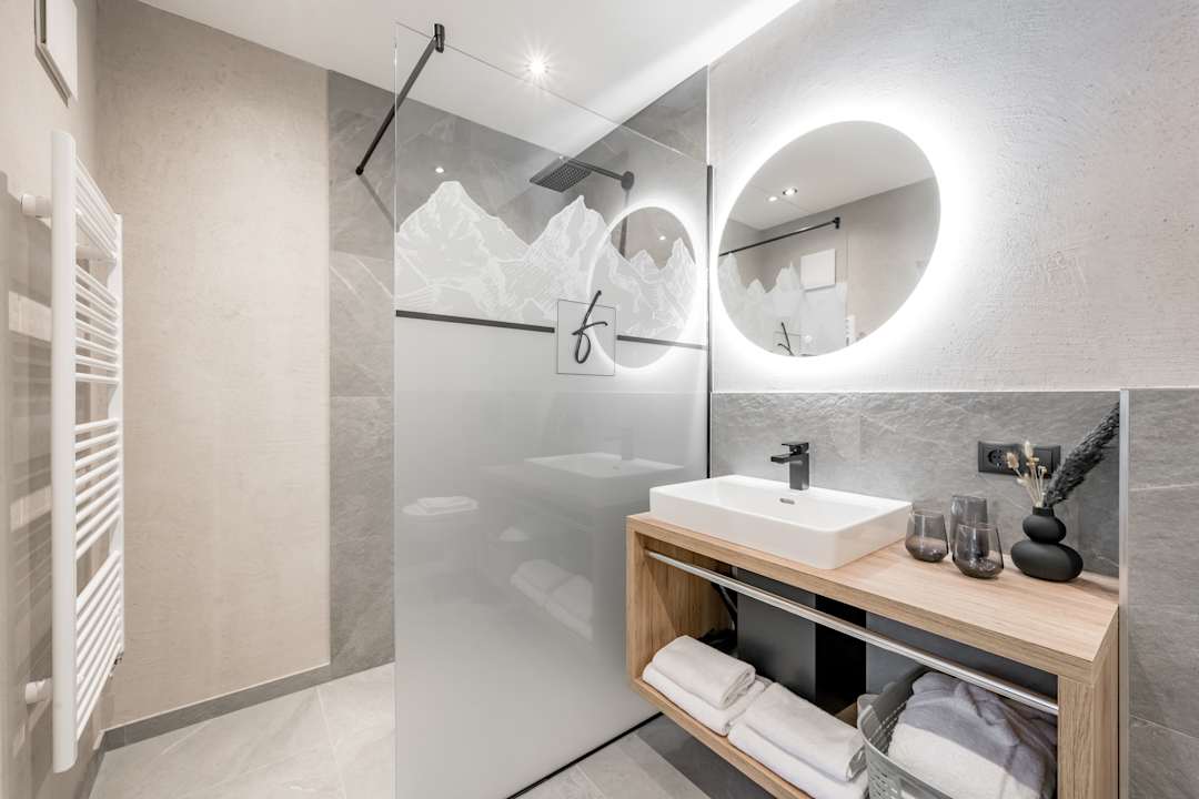 Sonstiges Falkners Five