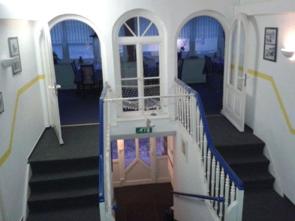 Eingang und Weg zum Speisesaal Hotel Königbauer