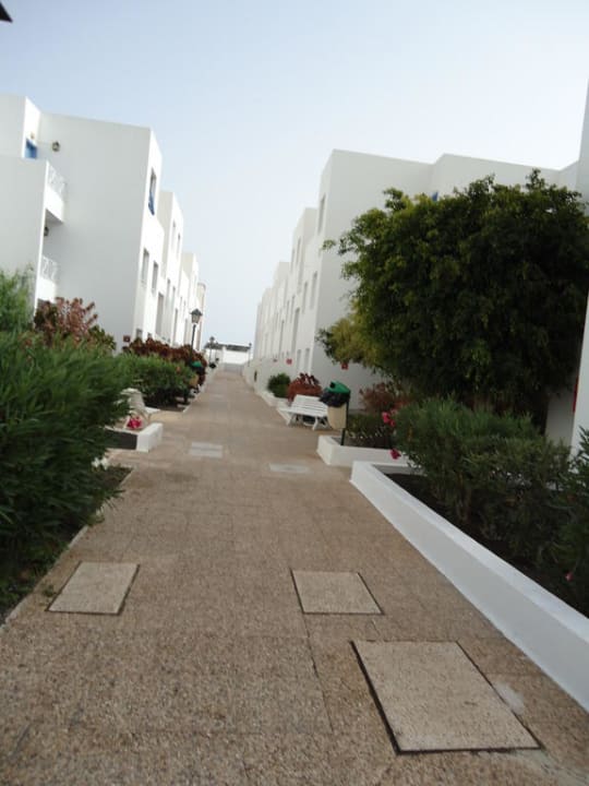 Weg in der Hotelanlage Sentido Aequora Lanzarote Suite
