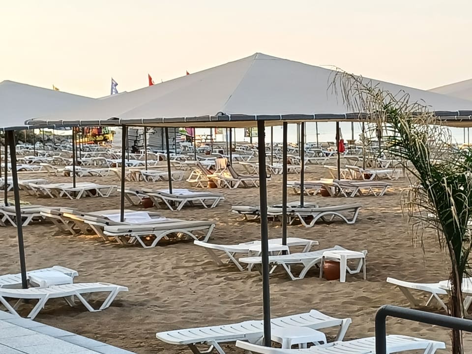 Strand Miramare Queen Hotel