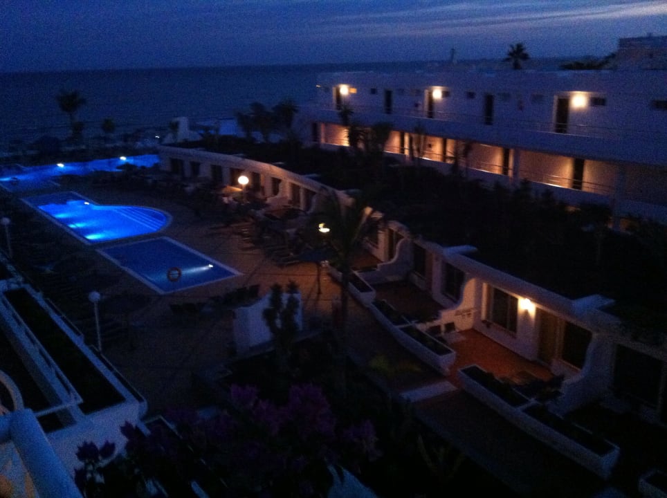 Blick vom Balkon bei Nacht allsun App.-Hotel Barlovento