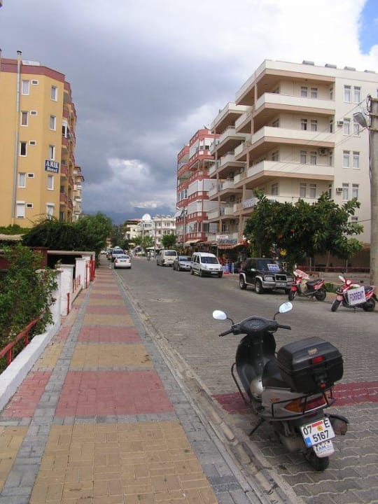 Straße zum Hotel Anik Hotel