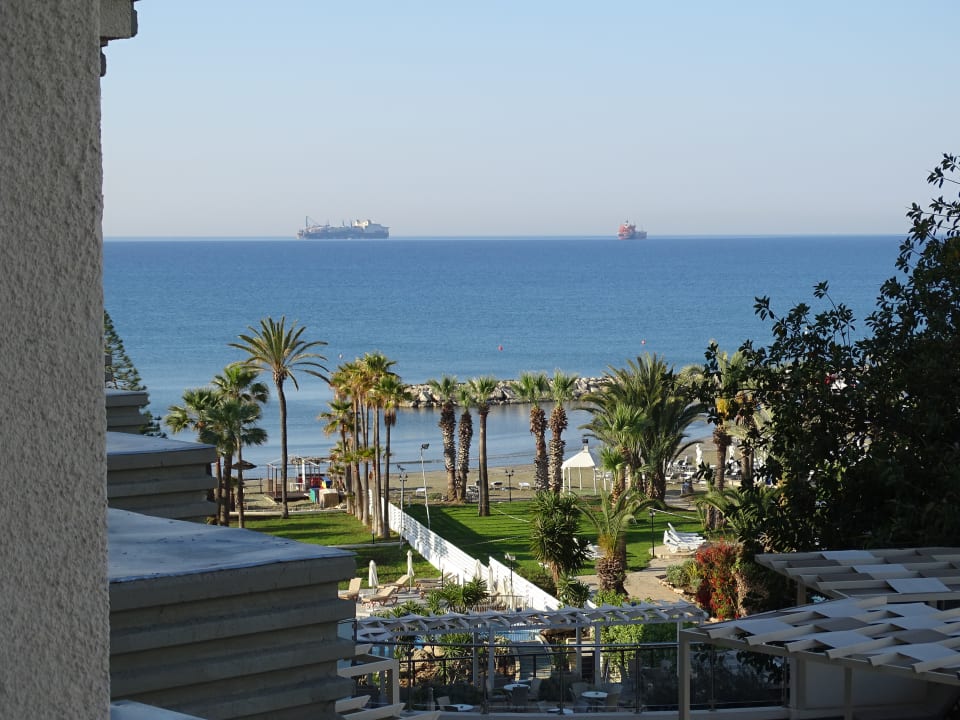Ausblick The Golden Bay Beach Hotel