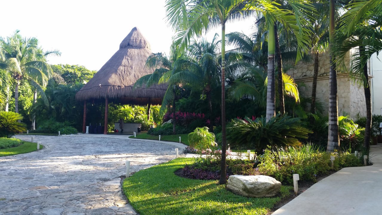 Eingang Hotel Akumal Bay Beach & Wellness Resort