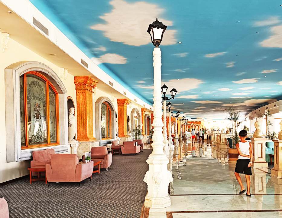 Lobby Hotel Titanic Palace