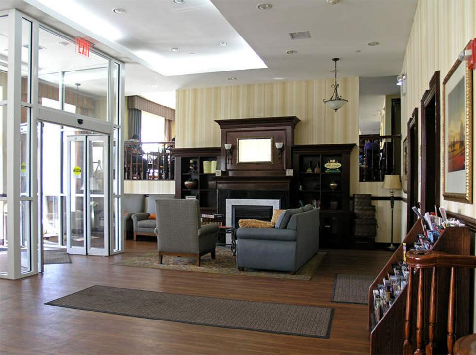 Hotellobby Queens County Inn and Suites