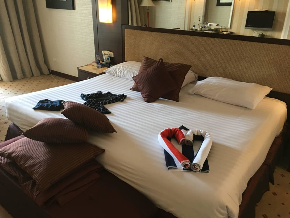 Großes Bett Premier Le Reve Hotel & Spa