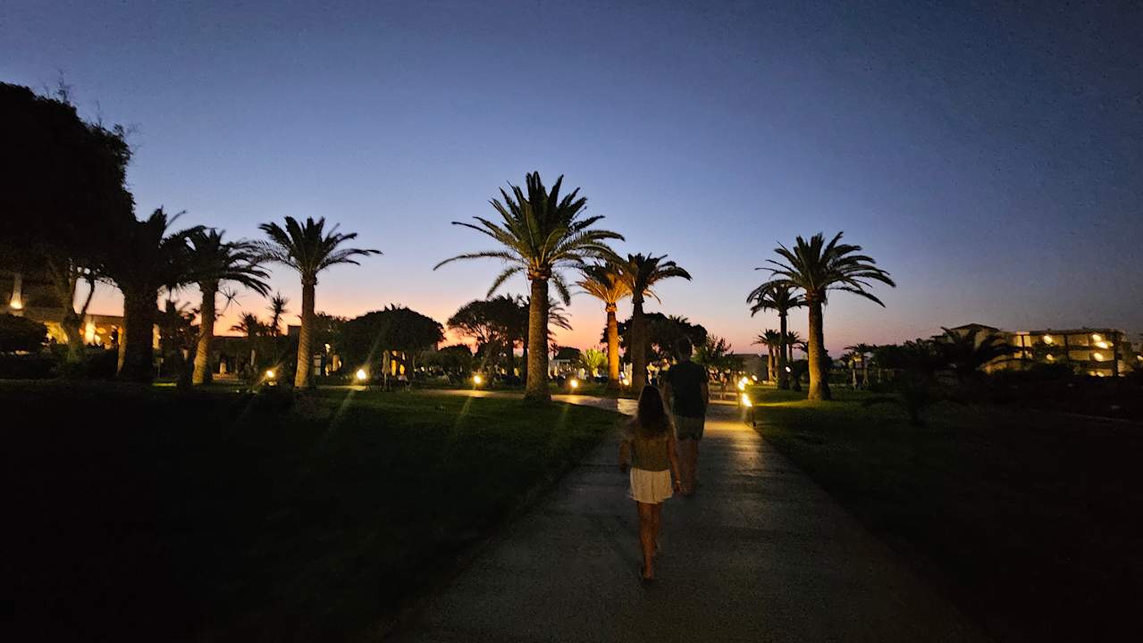 Gartenanlage Anissa Beach & Village