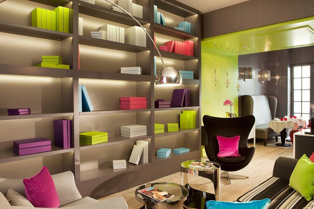 Lobby Hotel Le Petit Paris