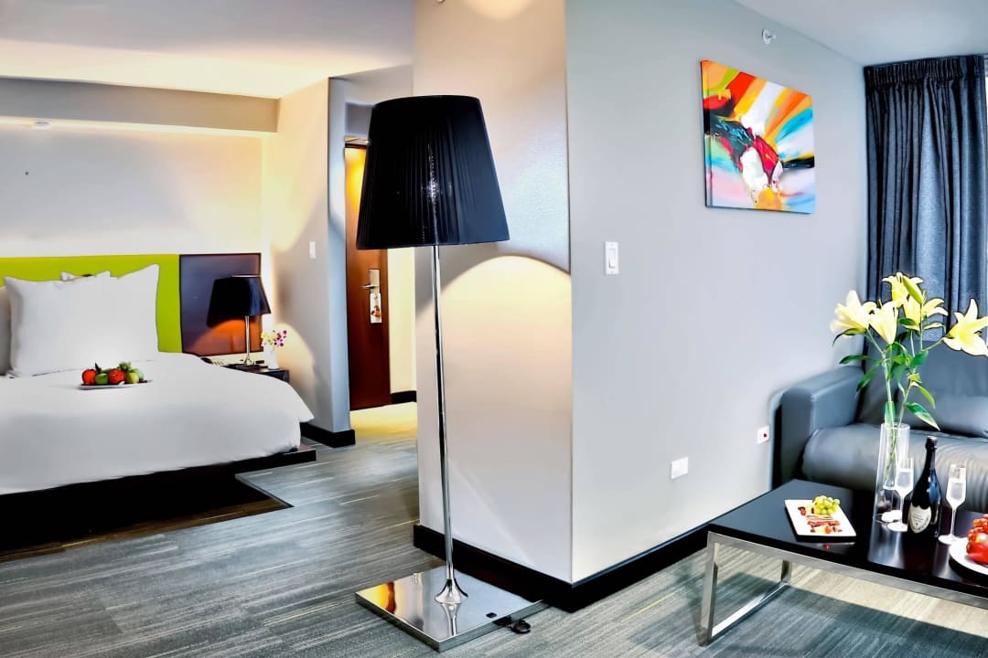 Habitación Suite Occidental Panamá City